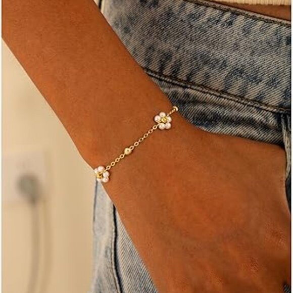 Neiman Marcus 14K Gold Plated Pearl Hand Chain Dainty Flower Bracelet - Picture 1 of 5